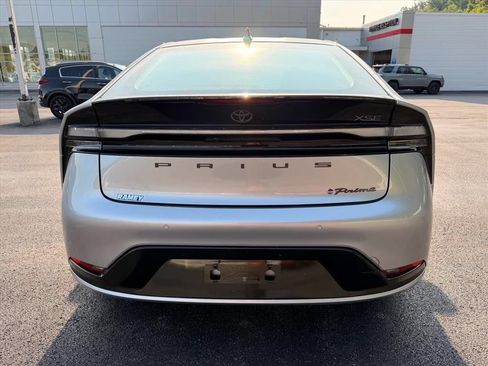Used 2024 Toyota Prius Prime FWD image 6