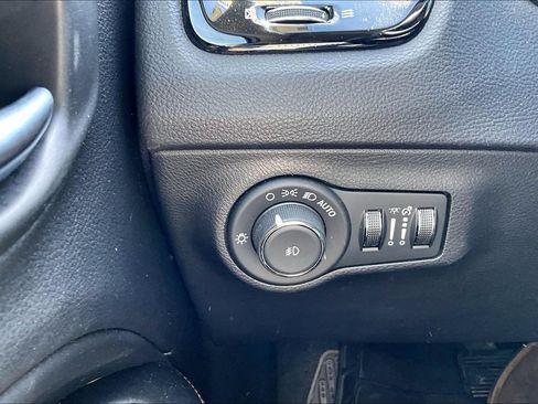 Used 2020 Jeep Compass Limited AWD/4WD image 17
