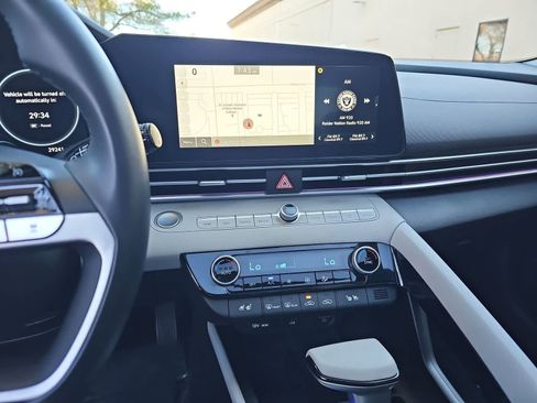 Certified 2023 Hyundai Elantra Limited image 20