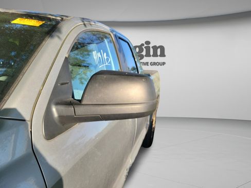 Used 2016 Toyota Tundra SR5 w/ SR5 Upgrade Package image 28