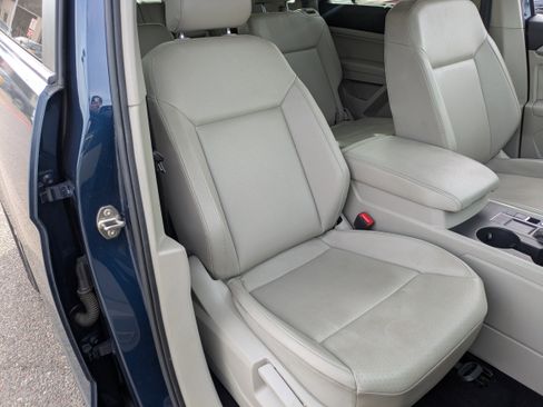 Used 2019 Volkswagen Atlas SE w/ Towing Package image 10