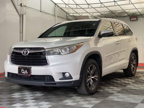 Used 2016 Toyota Highlander XLE w/ Protection Package #3 AWD/4WD image 3