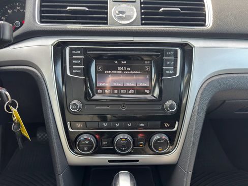 Used 2017 Volkswagen Passat 1.8T S image 20