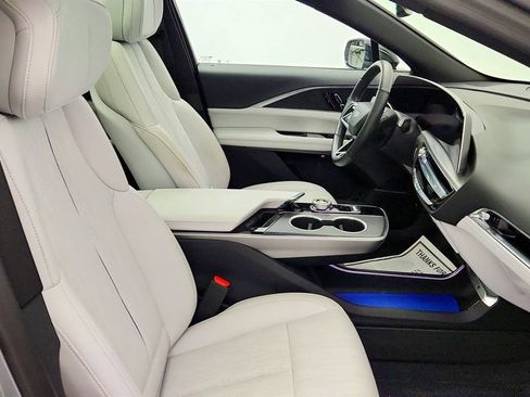 Used 2025 Cadillac Lyriq Luxury RWD image 23