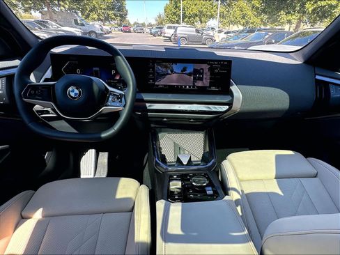 Used 2025 BMW X3 xDrive30i w/ Premium Package AWD/4WD image 10