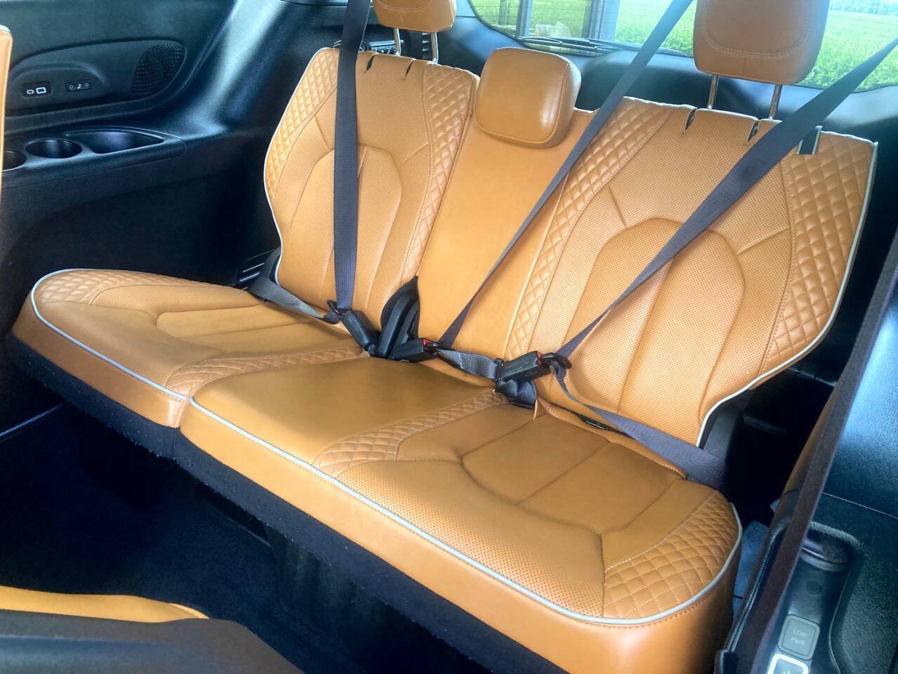 Used 2022 Chrysler Pacifica Pinnacle AWD/4WD image 16