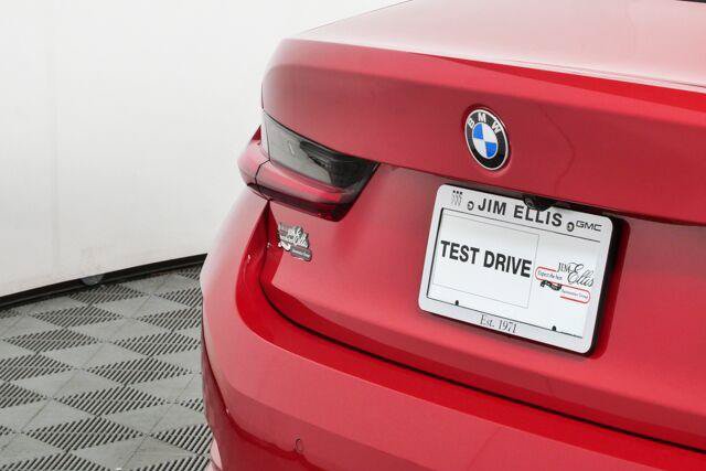Used 2024 BMW 330i Sedan w/ Convenience Package RWD image 35