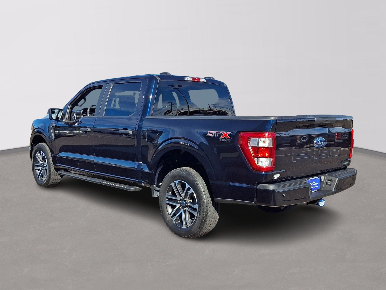 Certified 2023 Ford F150 XL w/ STX Appearance Package AWD/4WD image 4