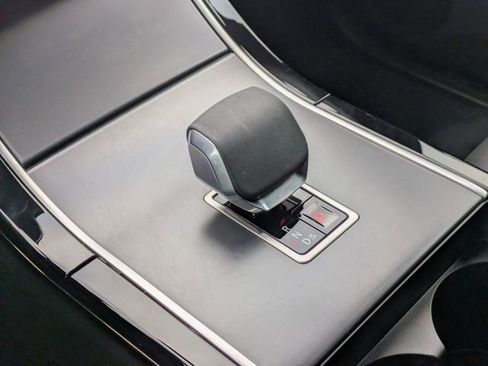 Used 2026 Land Rover Range Rover Evoque S image 9