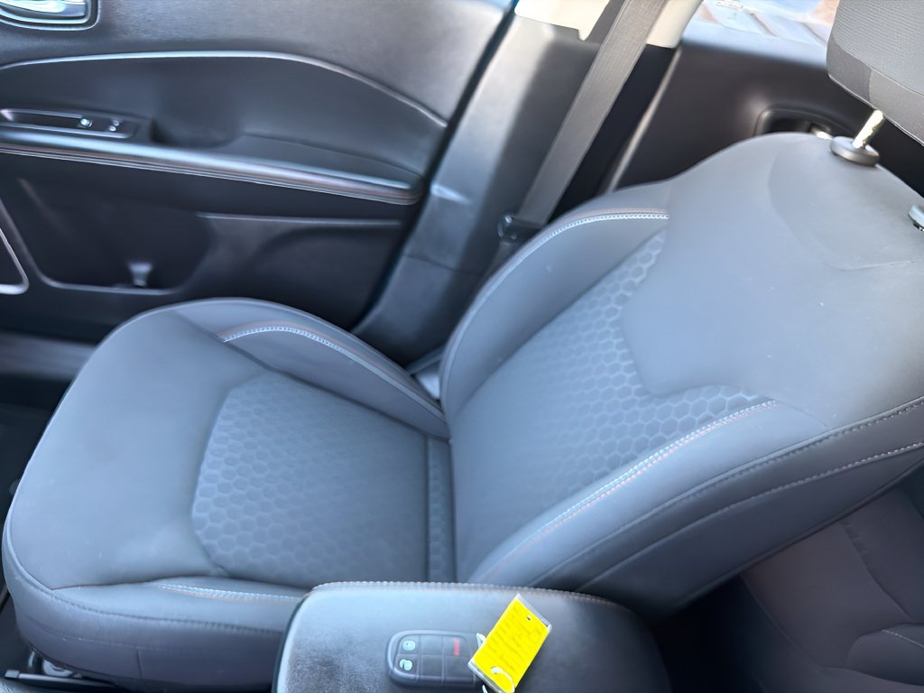 Used 2018 Jeep Compass Sport w/ Mopar Graphics Package FWD image 24