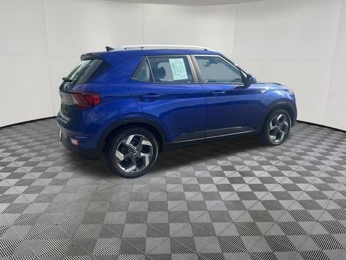 Used 2022 Hyundai Venue Limited FWD image 5