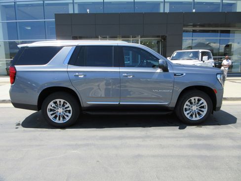 Used 2021 GMC Yukon SLT w/ SLT Premium Package AWD/4WD image 12