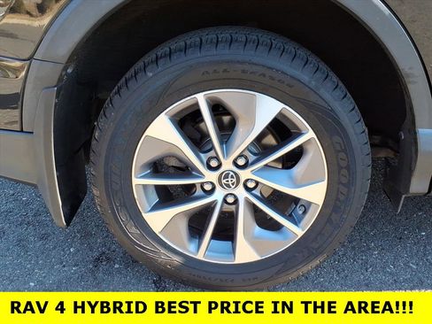 Used 2018 Toyota RAV4 XLE w/ Convenience Package image 8