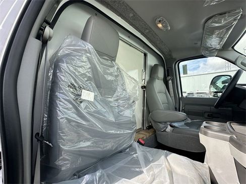 New 2024 Ford E-350 and Econoline 350 Super Duty image 22