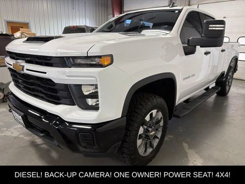Used 2024 Chevrolet Silverado 2500 Custom w/ Custom Value Package AWD/4WD image 4