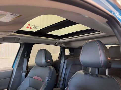 New 2026 Nissan Kicks SR w/ SR Premium Package AWD/4WD image 30