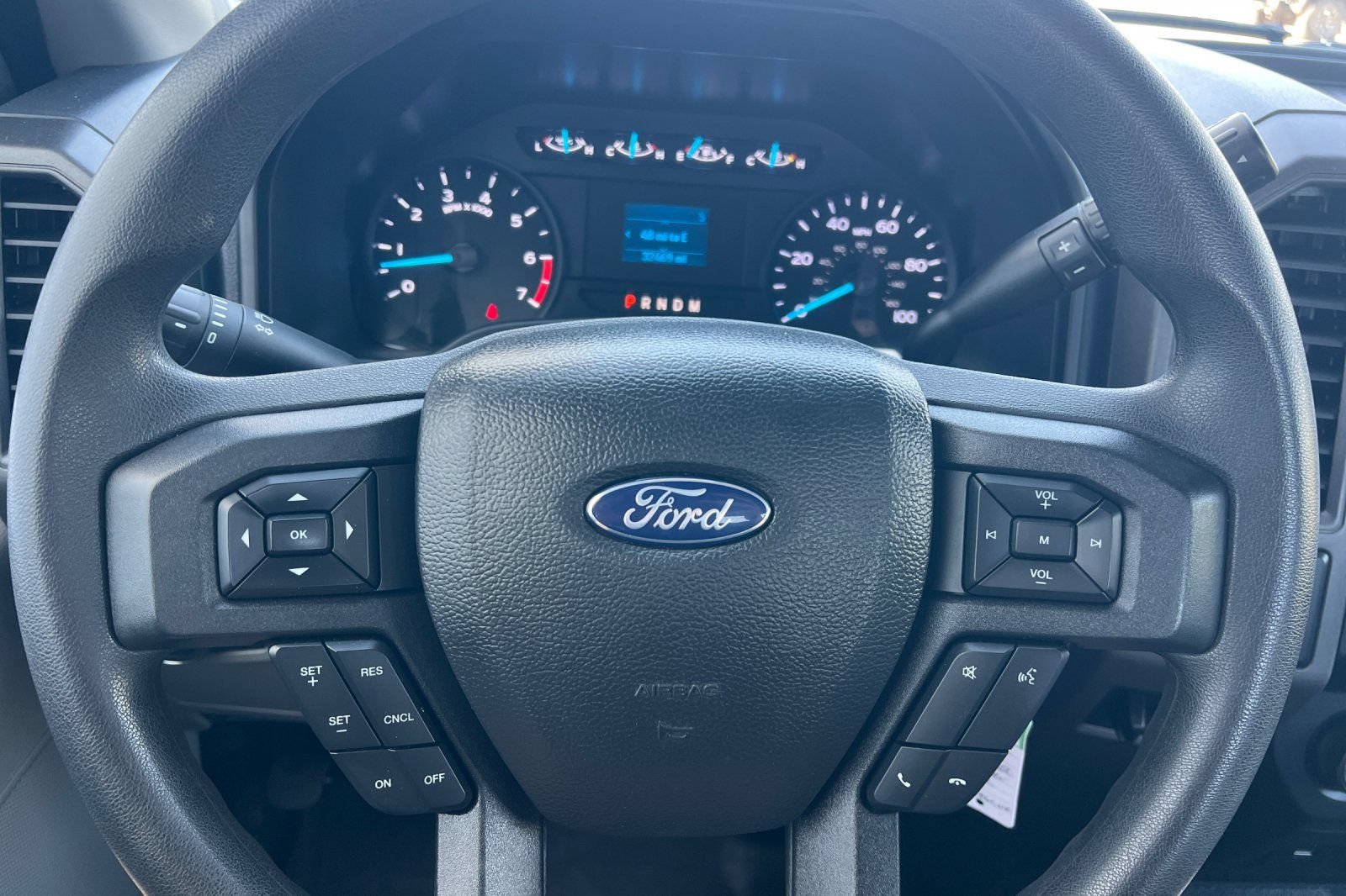 Used 2022 Ford F350 XL w/ Power Equipment Group AWD/4WD image 18