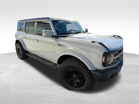 Used 2024 Ford Bronco Outer Banks AWD/4WD image 2