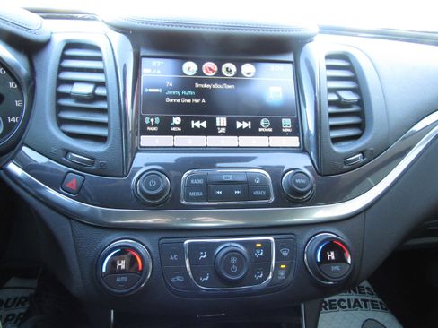 Used 2017 Chevrolet Impala LT w/ Leather Package image 12