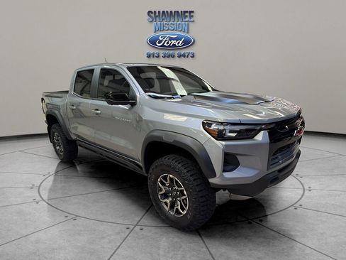 Used 2024 Chevrolet Colorado ZR2 w/ Technology Package image 3