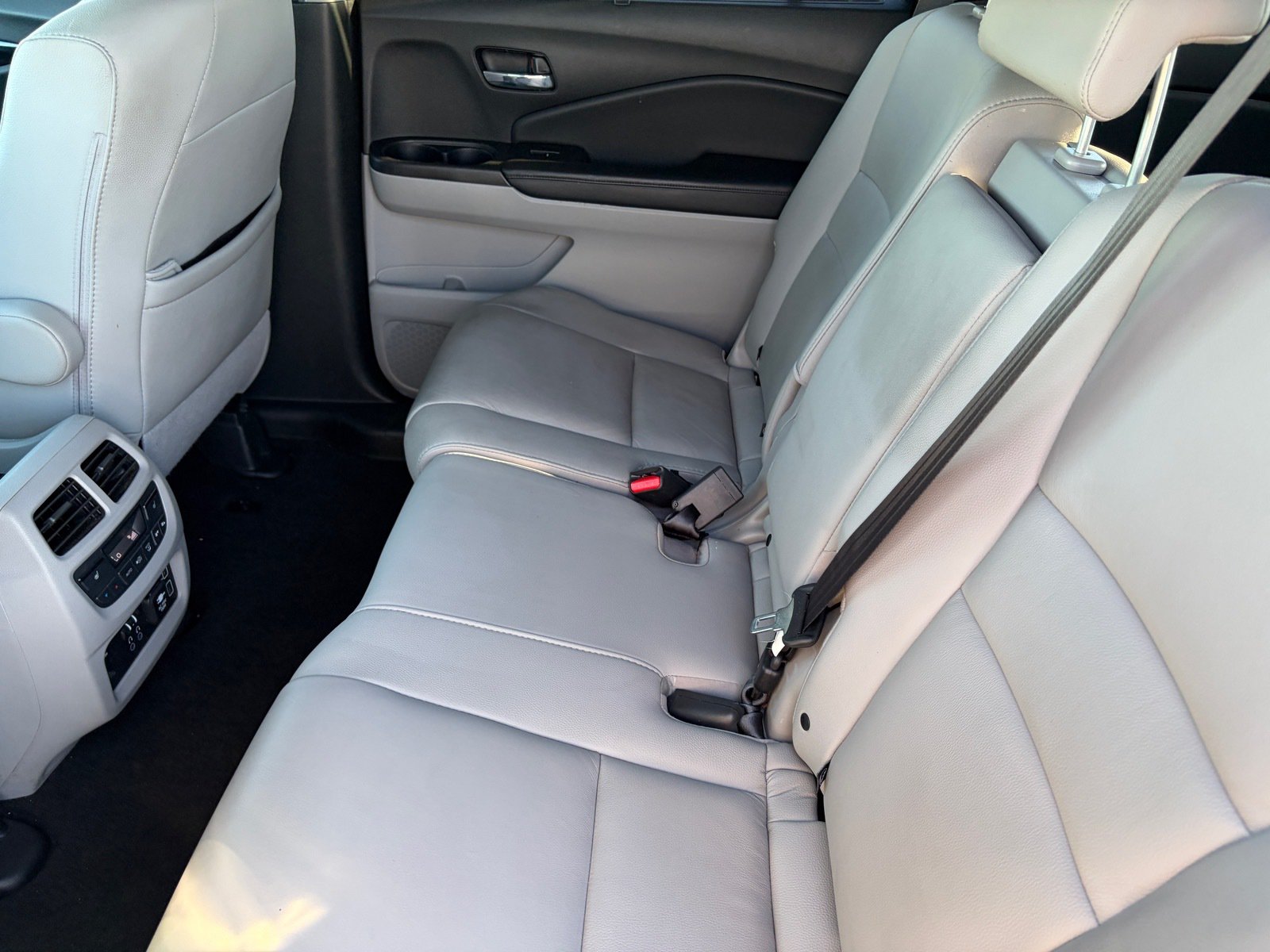 Used 2021 Honda Pilot Touring image 13