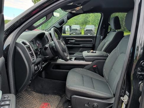 Used 2024 RAM 1500 Big Horn AWD/4WD image 3
