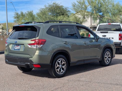 Used 2020 Subaru Forester Premium image 3
