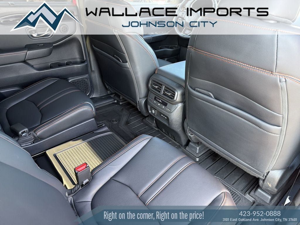Used 2025 Honda Pilot TrailSport image 39