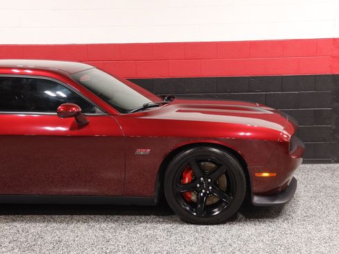 Used 2018 Dodge Challenger SRT w/ Technology Group RWD image 6