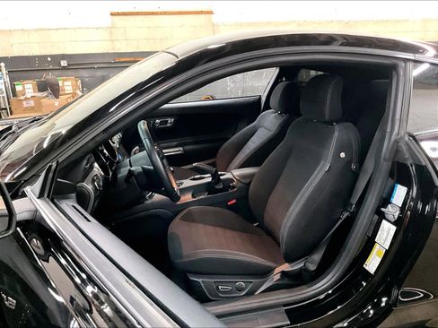 Used 2017 Ford Mustang GT w/ GT Performance Package RWD image 25