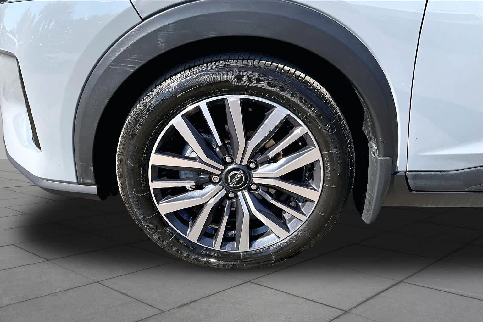 Used 2024 Nissan Kicks SV FWD image 11