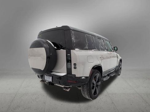 New 2026 Land Rover Defender 110 X-Dynamic SE image 6