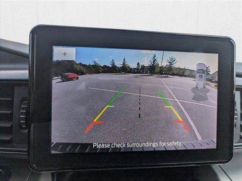 Used 2024 Ford Explorer XLT image 16