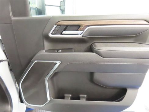 Used 2025 Chevrolet Silverado 2500 LT AWD/4WD image 34
