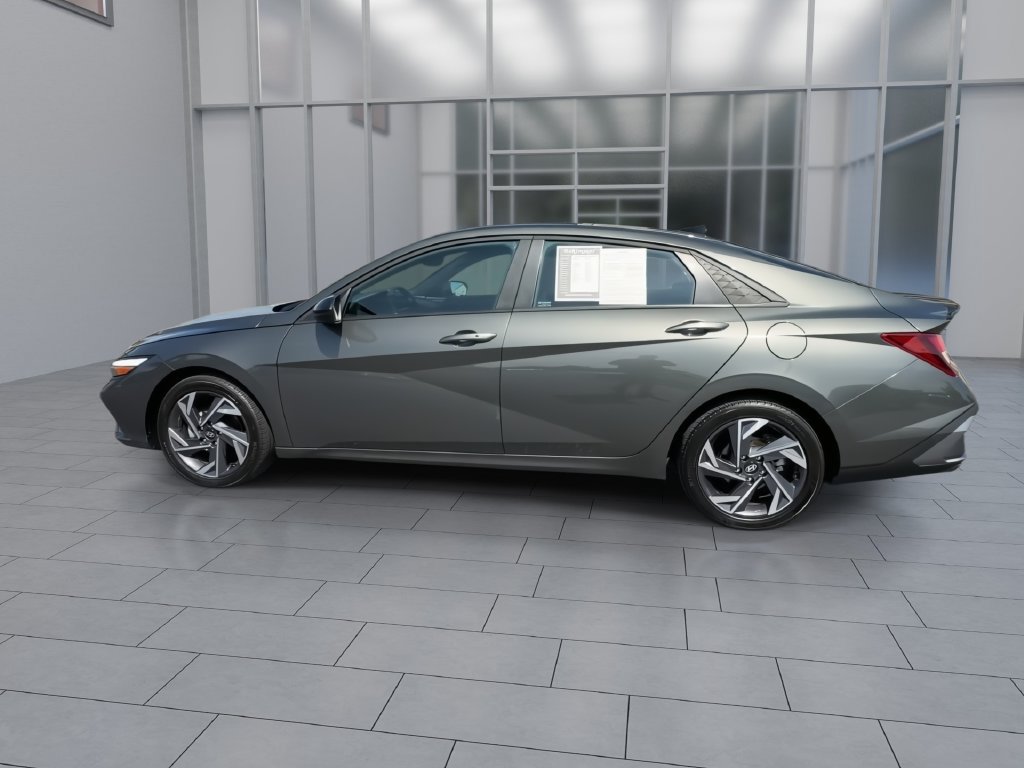 Used 2025 Hyundai Elantra Sport FWD image 5