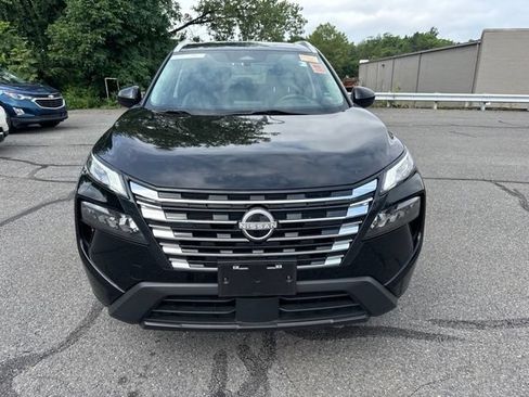 Certified 2024 Nissan Rogue SV w/ SV Premium Package AWD/4WD image 2