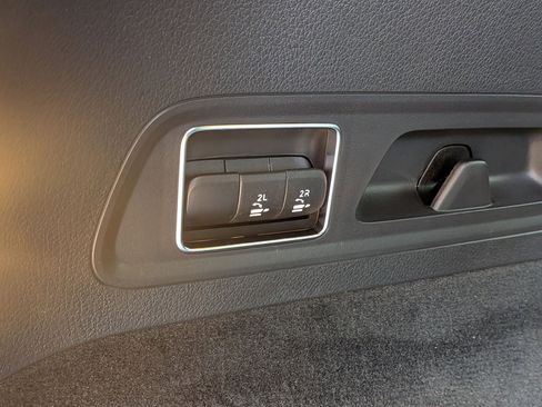 Certified 2025 Mercedes-Benz GLS 450 4MATIC image 31