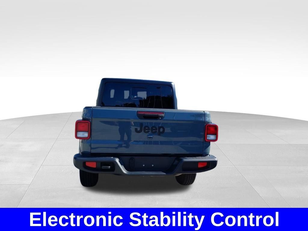 Used 2024 Jeep Gladiator Sport AWD/4WD image 14