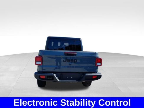 Used 2024 Jeep Gladiator Sport AWD/4WD image 14