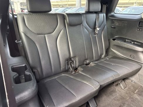 Used 2021 Hyundai Palisade SEL w/ Premium Package image 11