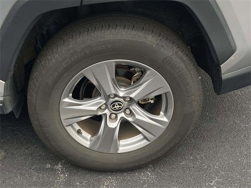 Used 2022 Toyota RAV4 XLE w/ Convenience Package image 6