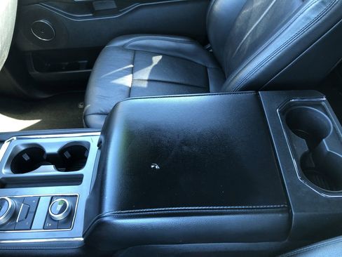 Used 2020 Ford Expedition XLT w/ Equipment Group 202A image 19