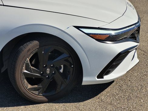 Certified 2026 Hyundai Elantra SEL Sport Premium FWD image 3