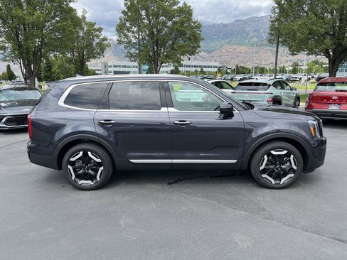 Used 2025 Kia Telluride S AWD/4WD image 6