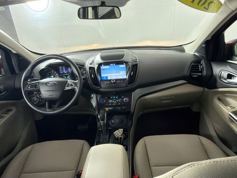 Used 2019 Ford Escape SE FWD image 25
