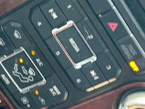 Used 2014 Ford F150 King Ranch w/ King Ranch Luxury Package image 20