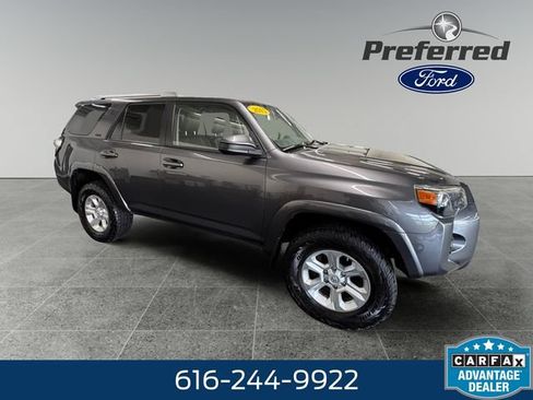 Used 2015 Toyota 4Runner SR5 AWD/4WD image 8