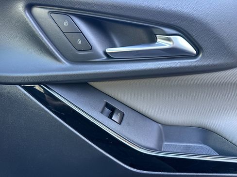 New 2026 Chevrolet Equinox LT w/ Convenience Package II image 19