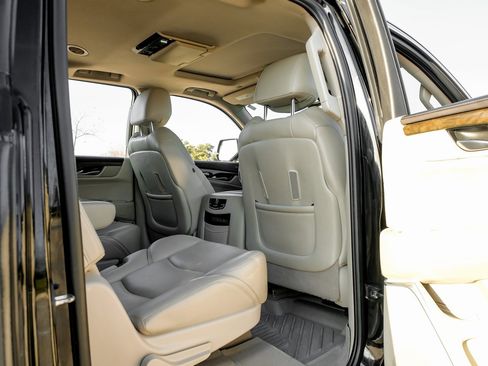 Used 2019 Cadillac Escalade ESV Premium Luxury image 37