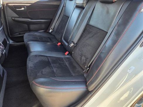 Used 2016 Toyota Camry XSE image 16